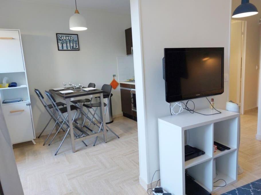 Studio Eleverca 3*- Rez De Jardin Terrasse - Axelle Loc'Appart Mandelieu-la-Napoule Exterior foto