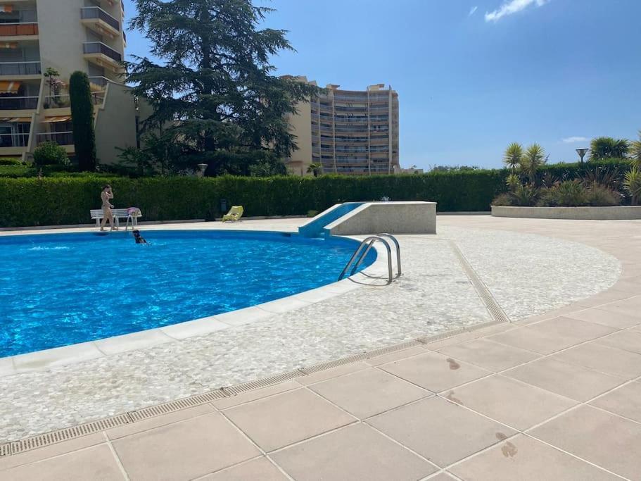 Studio Eleverca 3*- Rez De Jardin Terrasse - Axelle Loc'Appart Mandelieu-la-Napoule Exterior foto