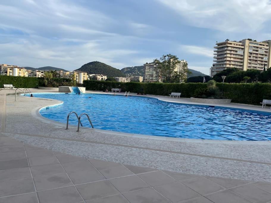 Studio Eleverca 3*- Rez De Jardin Terrasse - Axelle Loc'Appart Mandelieu-la-Napoule Exterior foto
